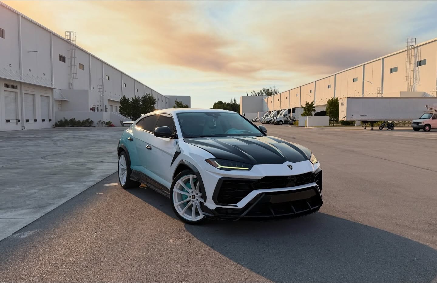 Lamborghini Urus with custom wrap by KG Auto Wraps